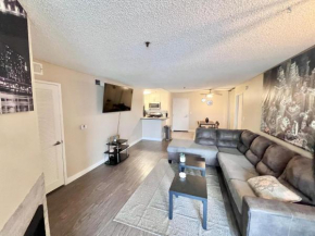 Hollywood Two bedroom & FREE Two parking spots apartment